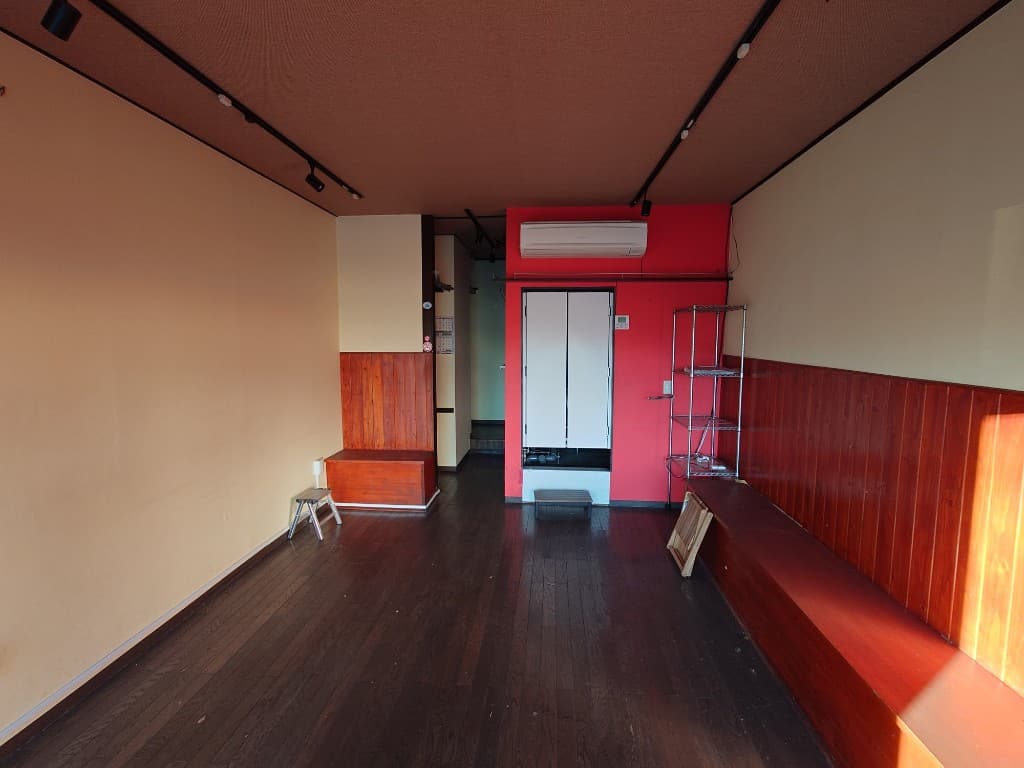 つくし野店舗の内観・給湯室・間取りの写真